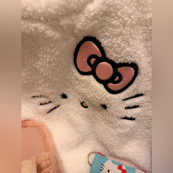 Hello Kitty Curated Bundle - Picture 6 of 10